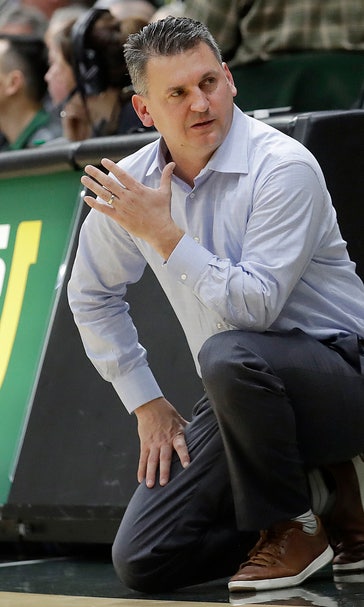 AP Source: Kyle Smith hired as Washington State coach
